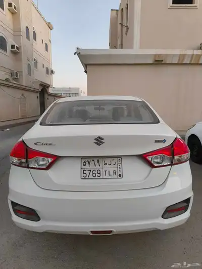 للتنازل سوزوكي سياز 2024 V4 3