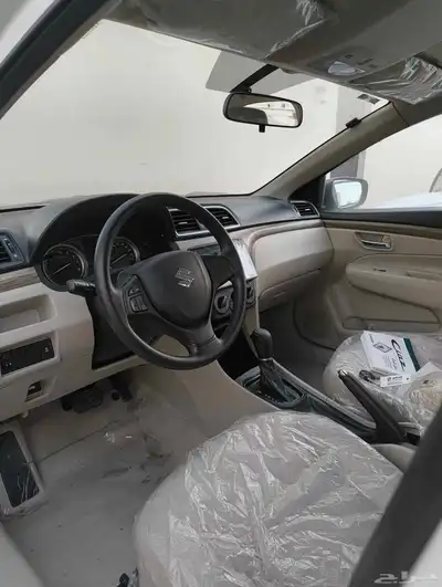 للتنازل سوزوكي سياز 2024 V4 5