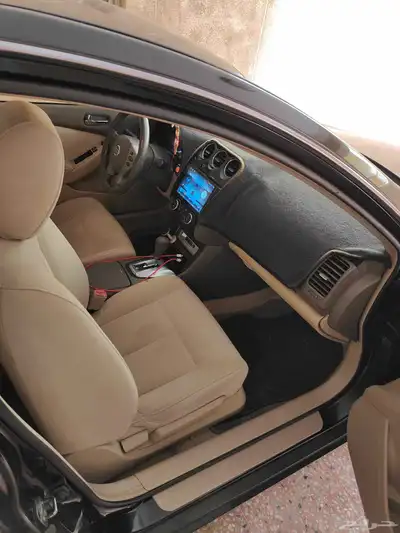 Nissan Altima 1