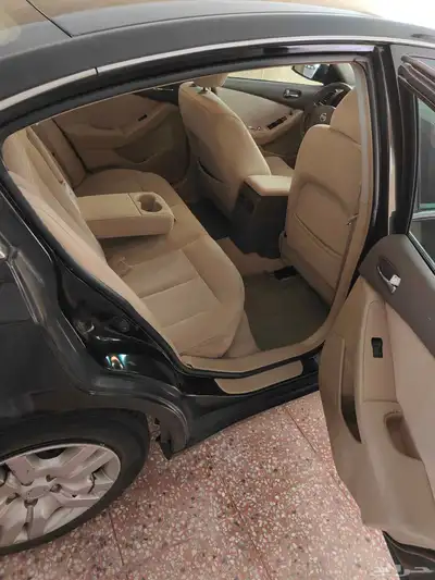 Nissan Altima 2