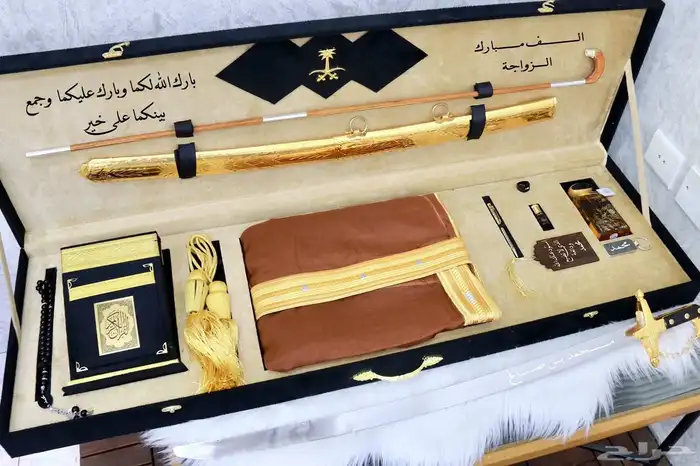 مجموعة عروض وهدايا فخمه وكل صوره لها جميع الألوان حسب الطلب 16