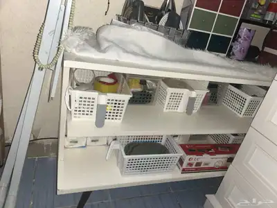طاولة شاشه بلازما من ايكيا 0