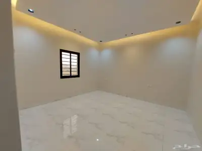 للبيع فله دروف دور ثاني مع ملحق بحوش وسطح مدخل خاص 12