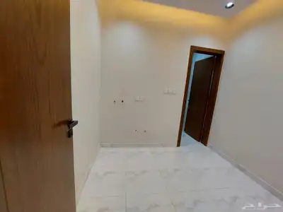 للبيع فله دروف دور ثاني مع ملحق بحوش وسطح مدخل خاص 19