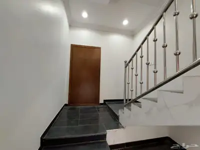 للبيع فله دروف دور ثاني مع ملحق بحوش وسطح مدخل خاص 2