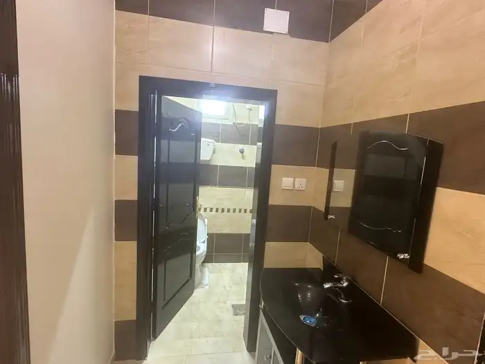 شقة خمس غرف للايجار السنوي 3