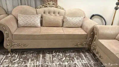 كنب للبيع اربع قطع كل قطعة تحمل ثلاثة اشخاص للبيع مع الستا 7