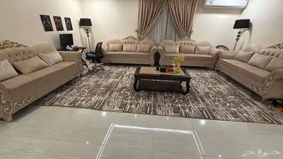 كنب للبيع اربع قطع كل قطعة تحمل ثلاثة اشخاص للبيع مع الستا 0