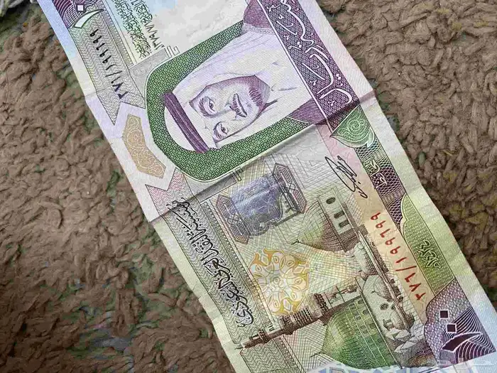 100 ريال من عصر الملك فهد 0