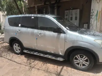سيارة عائلية مستوبيشي Z7 L200 0