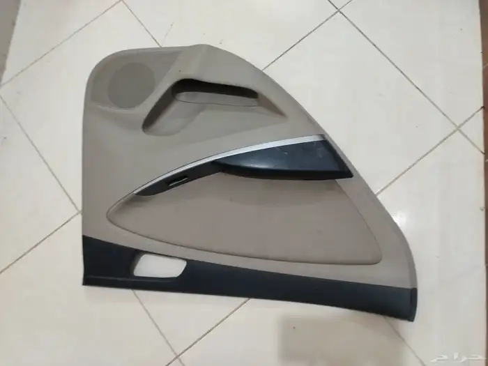 شماسيه اكسنت يمين مع قشرت باب يمين يسار 2