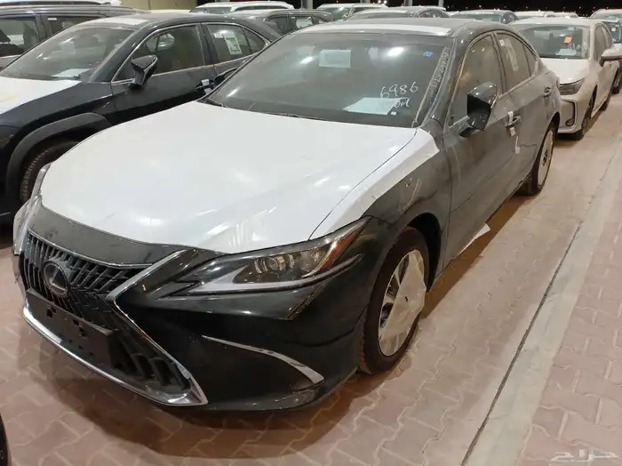 الكزس 300 هايبرد 2025 0