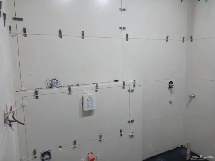 مبلط سرميك موجود في المنفوحة 1