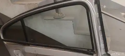 باب سياره رينو فلوانس 2014 الباب حق وسط جهت يسار 1