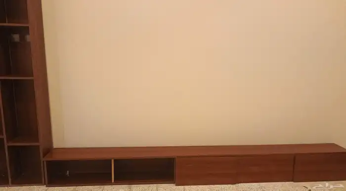 طاولة تلفزيون مع دولاب جانبي 4