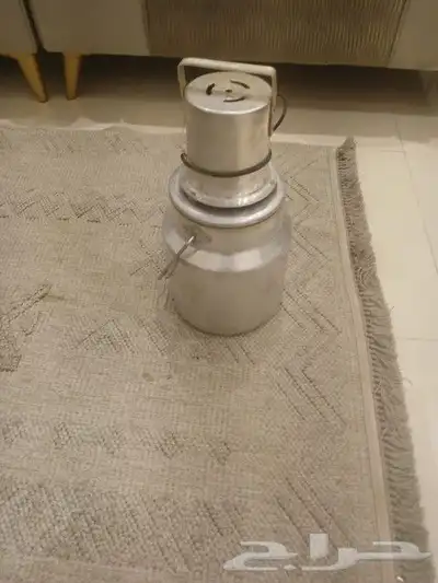 يوجد لدينا خضاضة لبن. خضاضة حليب بحالة جيدة جدا نرغب ببيعه 0
