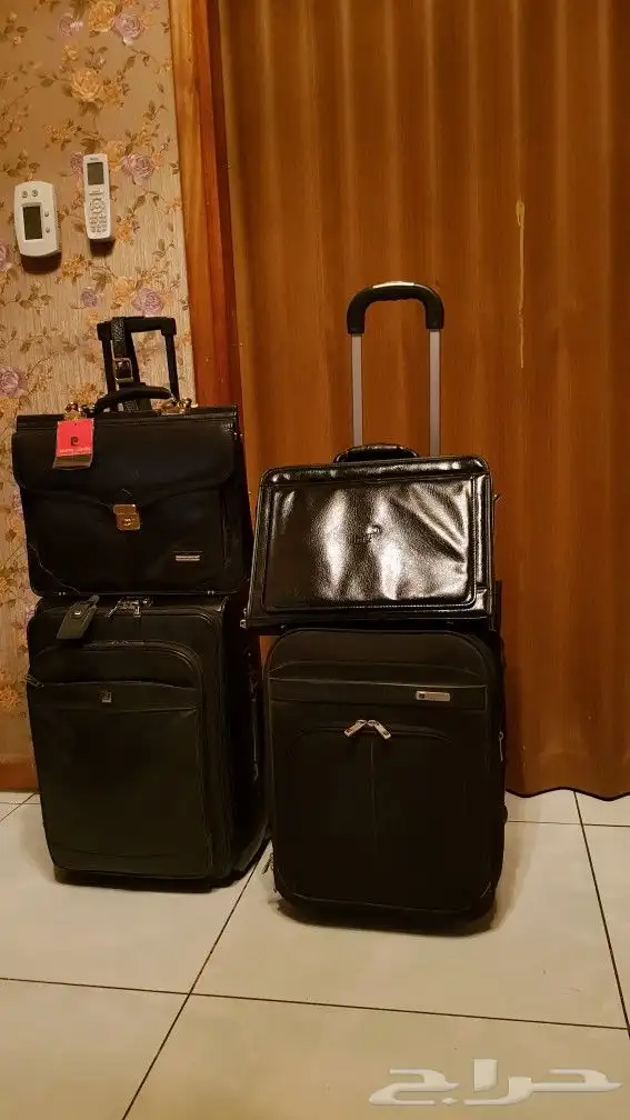 شنط سفر و شنط لابتوب أو ملفات ماركات عالميه 1