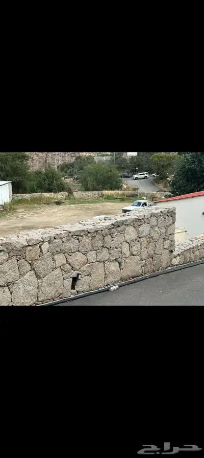 معلم حجر كبير وسغير 1