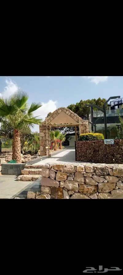 معلم حجر كبير وسغير 2