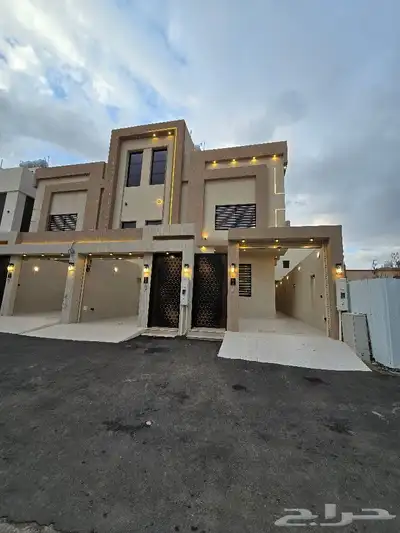 للبيع روف ارضي مع ملحق علويVIP بحوش ومدخل سياره أبها المحالة 1