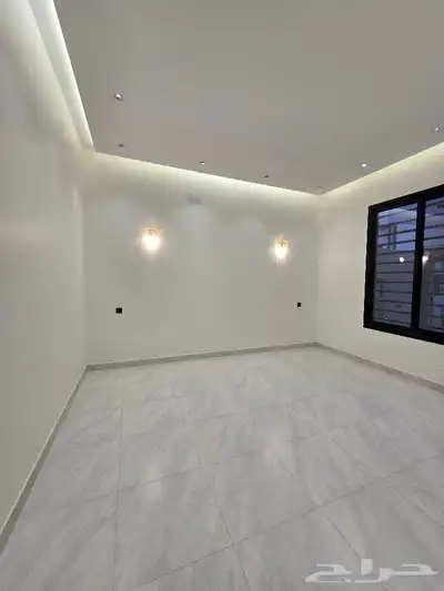 للبيع روف ارضي مع ملحق علويVIP بحوش ومدخل سياره أبها المحالة 6