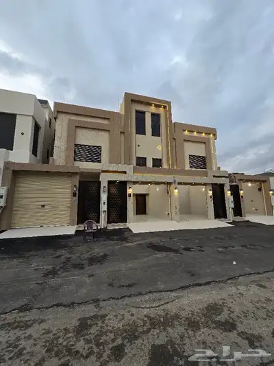 للبيع روف ارضي مع ملحق علويVIP بحوش ومدخل سياره أبها المحالة 0