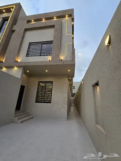 للبيع روف ارضي مع ملحق علويVIP بحوش ومدخل سياره أبها المحالة 4