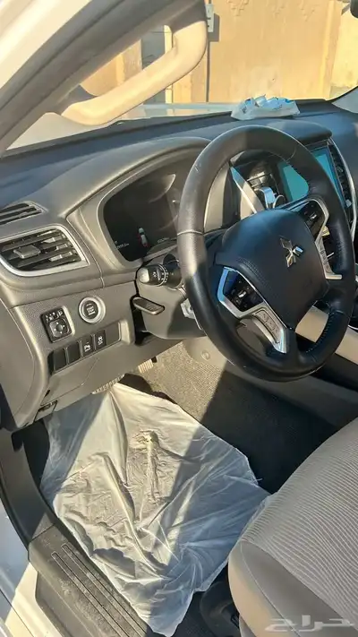 ميشوبيشي مونتيرو ديزل 2023 4