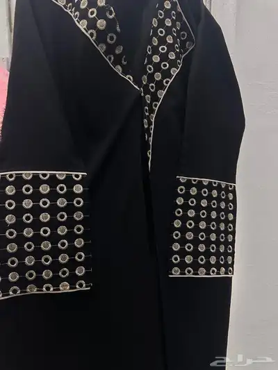 فستان وعباية 0