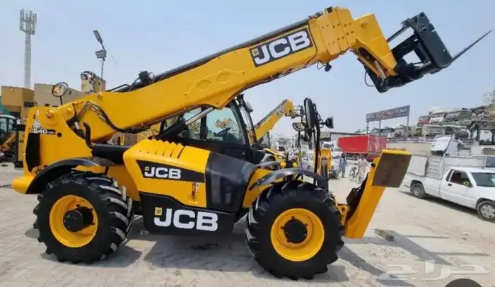 جي سي بي تيلهندر تيلسكوب 17 متر. 0