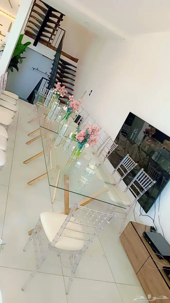 تاجير كراسي شفاف وطاولات قزاز مع التنسيق 4