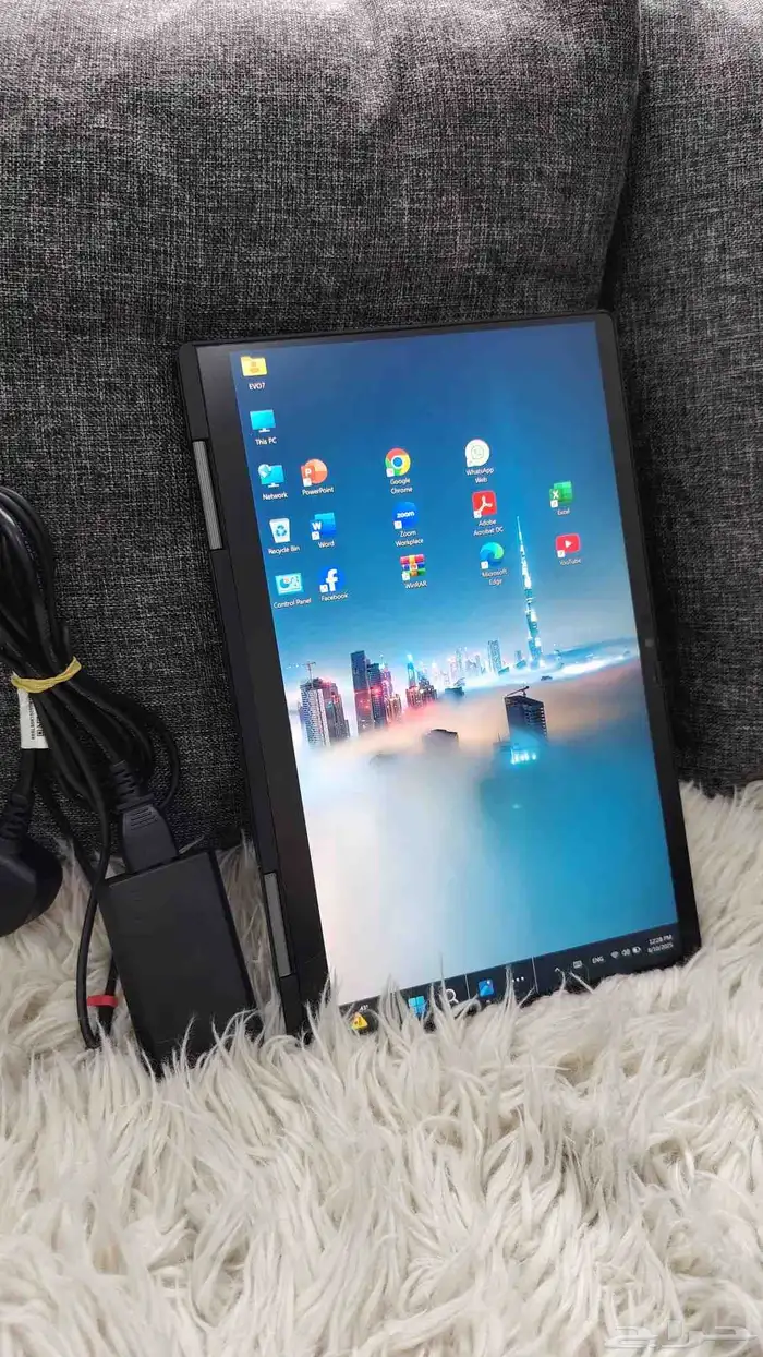 لابتوب و تابلت 2 1 جهاز مميز dynabook من توشيبا 0