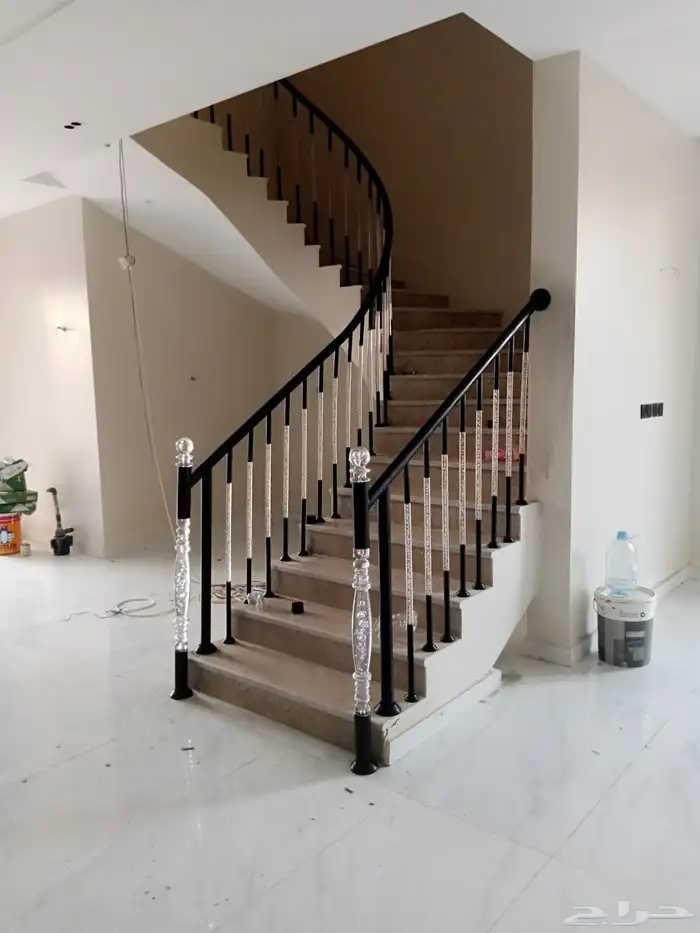 درابزين استيل تايواني304 مع زجاج ضدالصداء والعوامل الطبيعيه 3