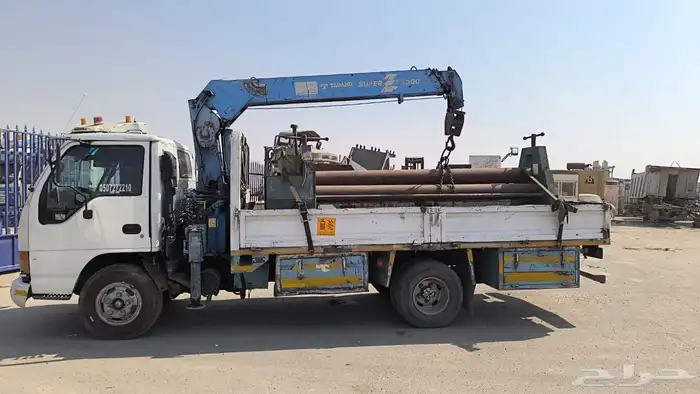 Boom truck 3 tons for rent in Dammam Mobile 0