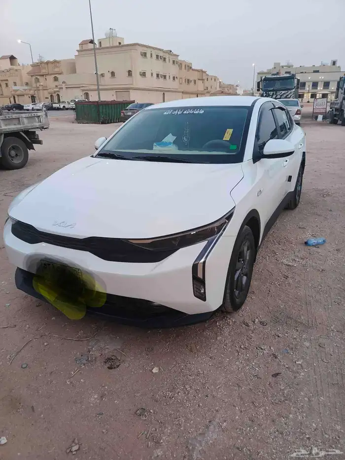 راجع اليوم من الرياض للدمام الساعه 11م النفر ميه ريال بس 0