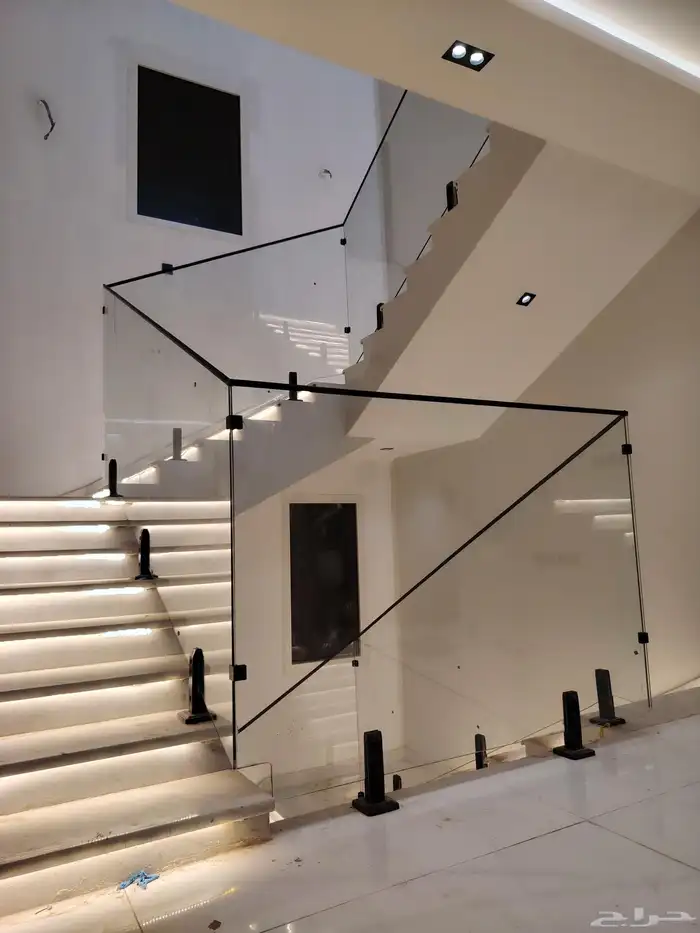 درابزين استيل تايواني304 مع زجاج ضدالصداء والعوامل الطبيعيه 0