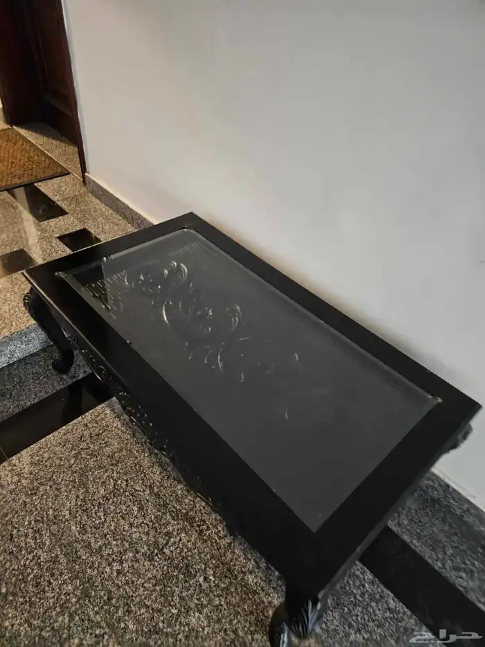 طاولة نظيفة جدا وقوية السعر 250 2