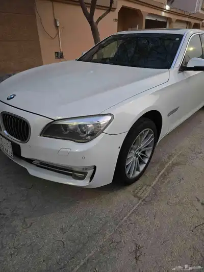 بي ام دبليو الفئه السابعه 730i موديل 2014 index