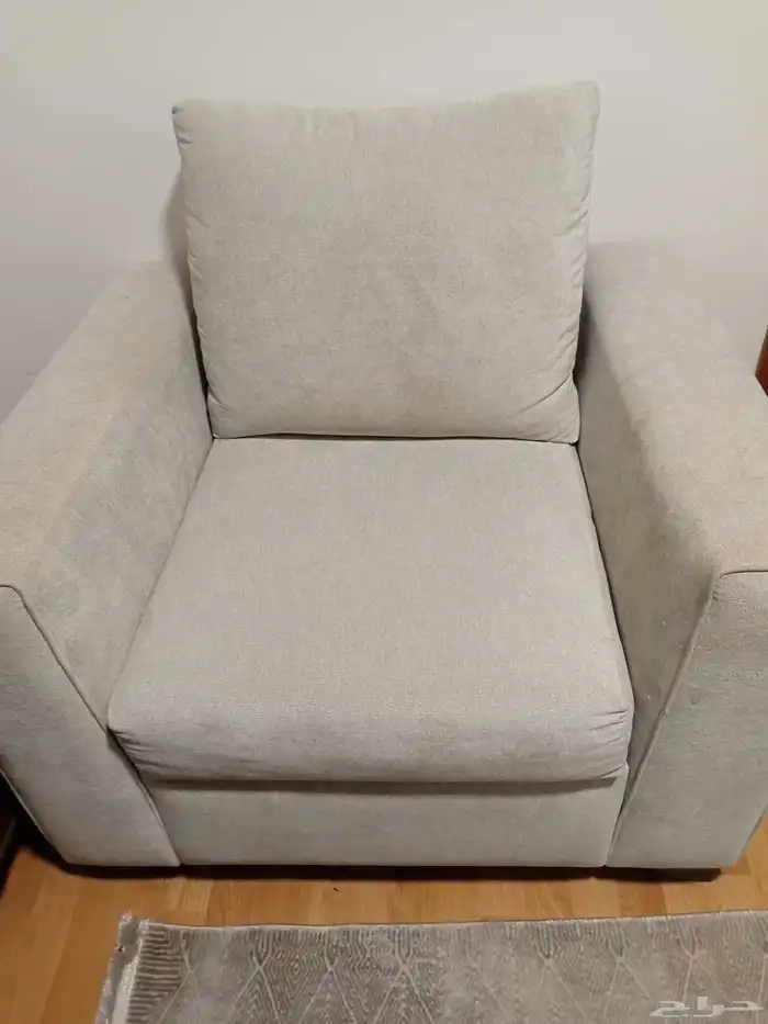 كنب امريكي مفرد قطعه واحده بحاله ممتازة. سمك زينه مع الحو 1