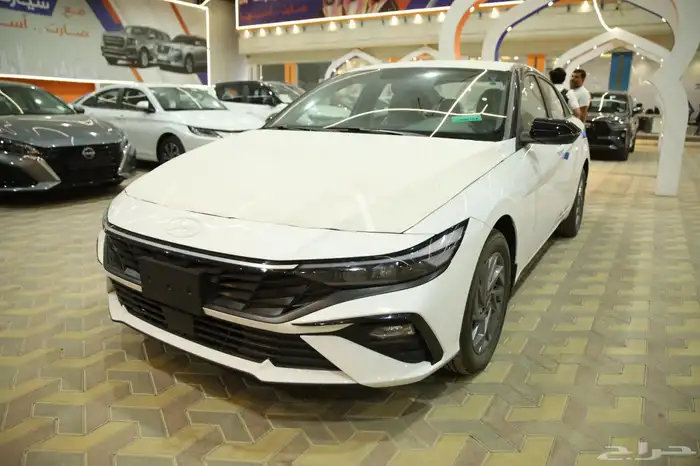 النترا اسمارت محرك 2.0 ابيض سقف اسود 2025 1
