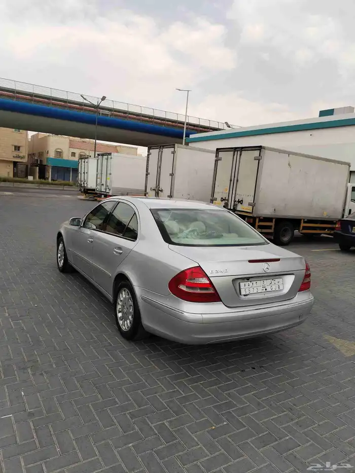 مرسيدس E240 الموديل 2004 4