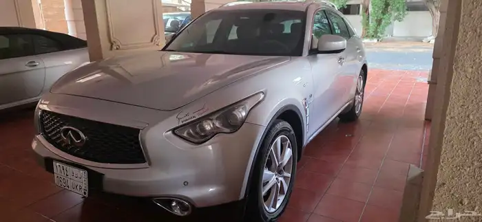 إنفنتي QX70 2015 بحالة الوكالة 1