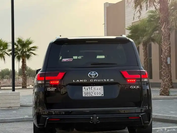 جيب لاندكروزر 2023 ديزل 15