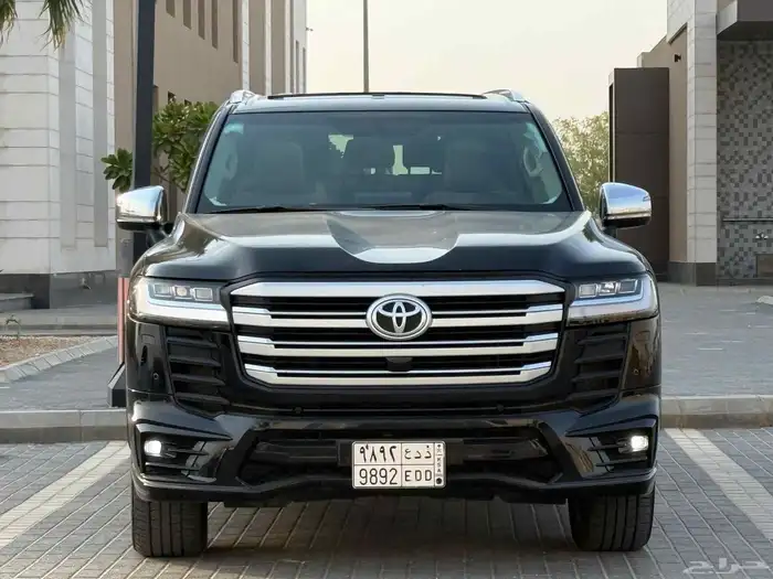 جيب لاندكروزر 2023 ديزل 8