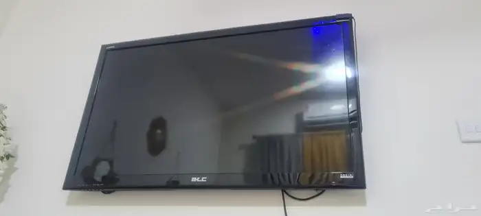 شاشه تلفاز مع طاوله تلفاز خاليه من العيوب لأعلى سعر 0
