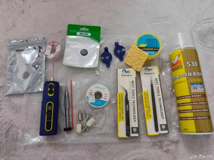 اغراض محل اتصالات وعدة صيانة 2