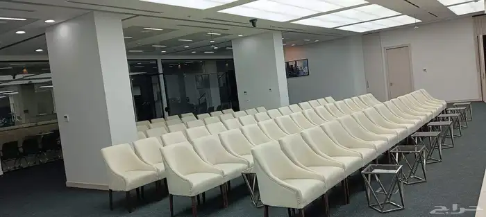 تاجير كنب في اي بي 5