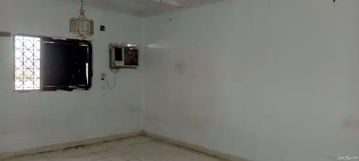 دور عزاب للايجار خمس غرف بحي طويق شارع خديجة 4