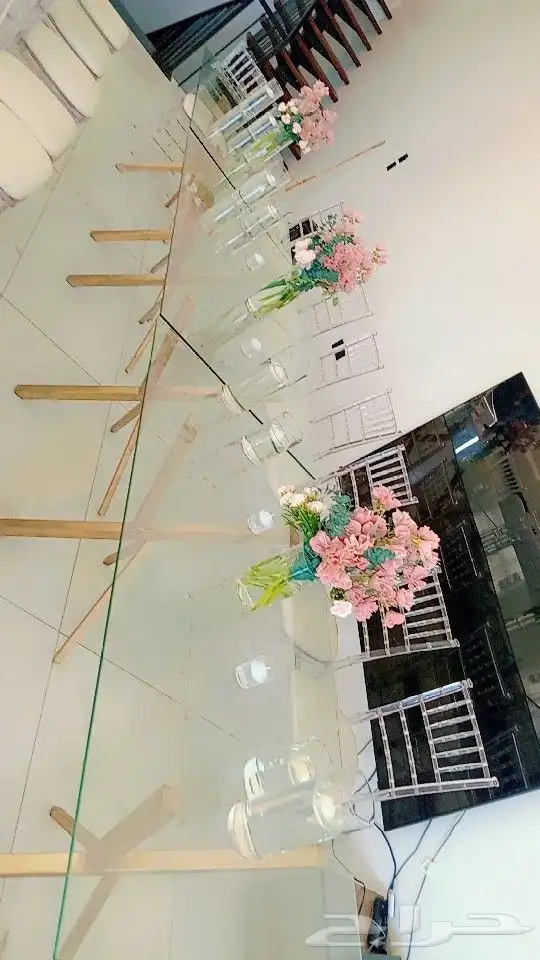 تاجير كراسي شفاف وطاولات قزاز مع التنسيق 3