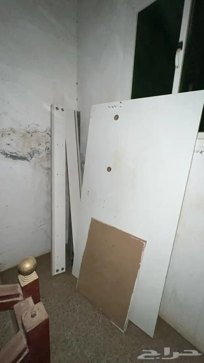سرير خشب نفرين مقاس 180 190 صناعة ماليزي وتسريحة صناعة وطني 2